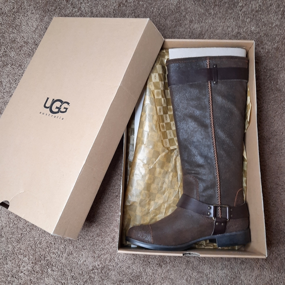UGG Dree boots - New In Box
